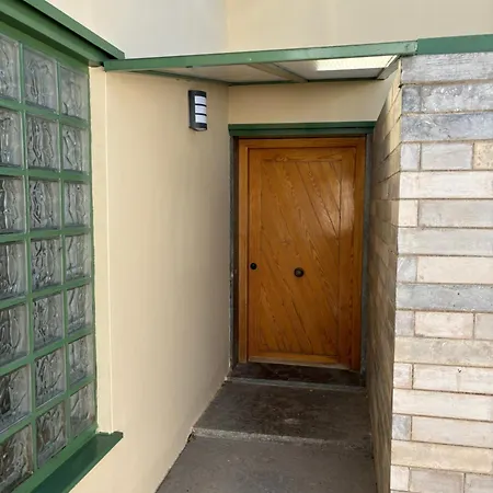 Chalet Con Piscina Privada En Calles